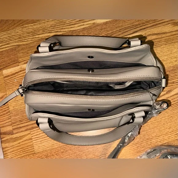 Simply Vera • Vera Wang Purse • NWT - Picture 4 of 7